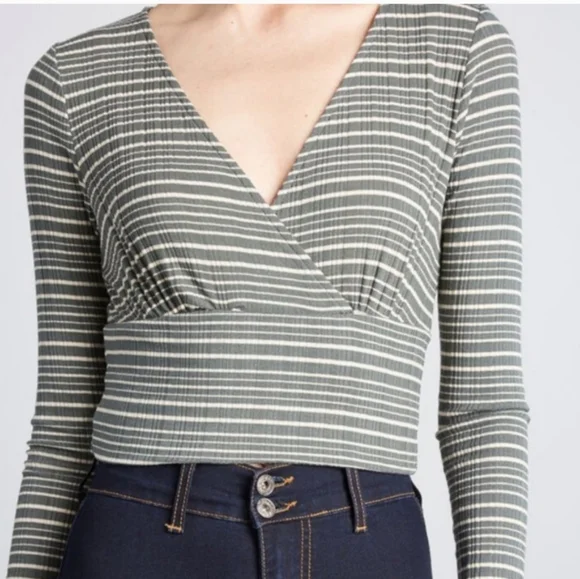 ⭕️ PRICE FIRM Modcloth Pair with Care Olive Striped Size Small Crop Top - Picture 2 of 9